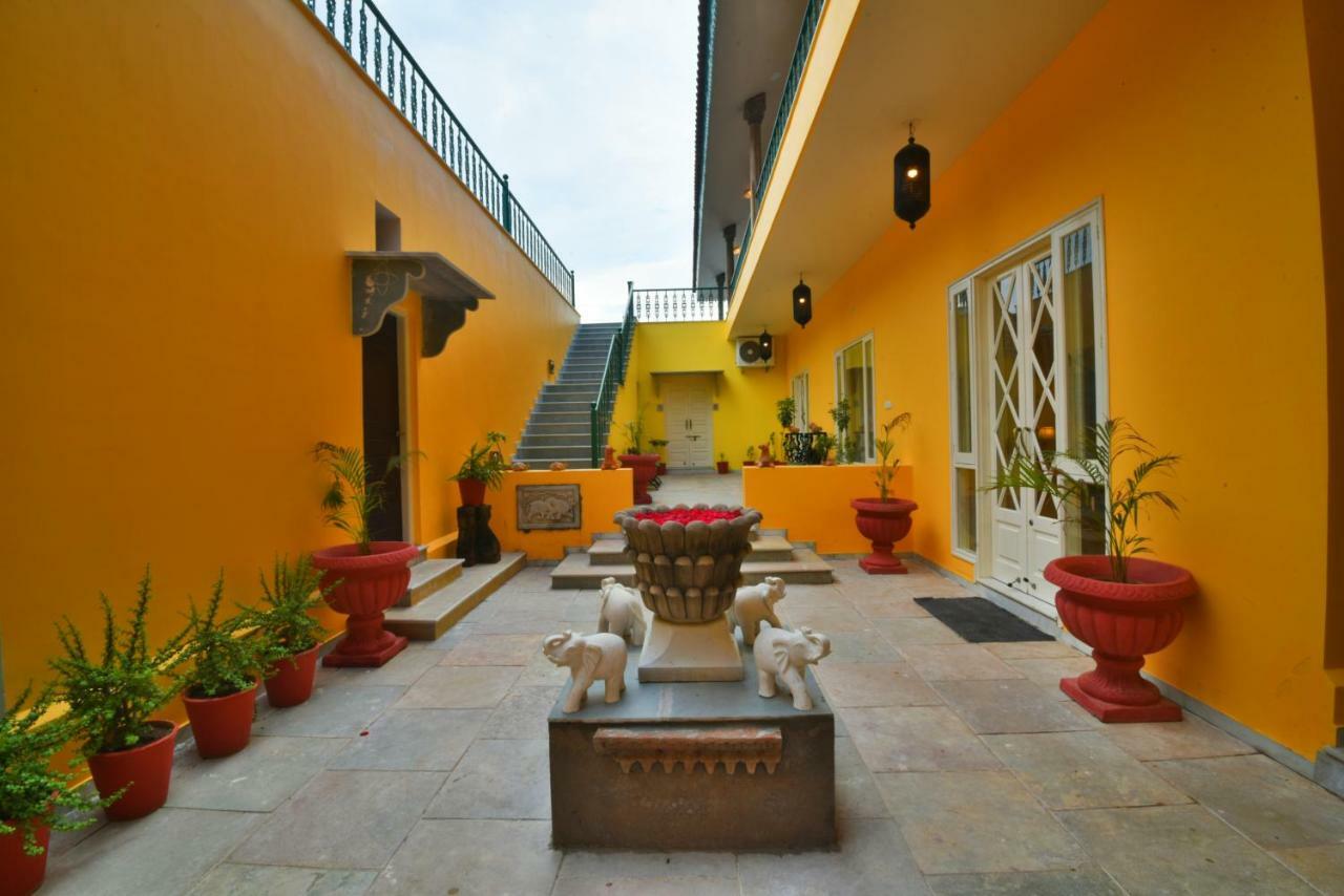 Premkunj Hotel Udaipur Buitenkant foto