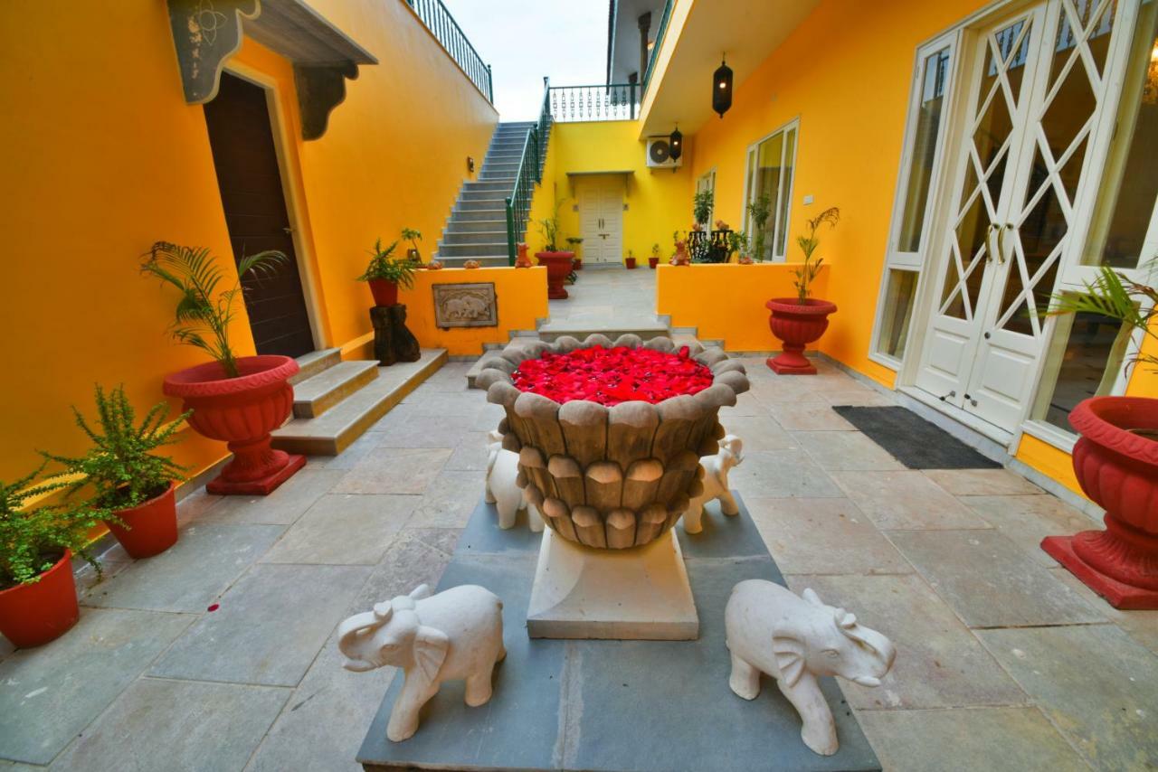 Premkunj Hotel Udaipur Buitenkant foto
