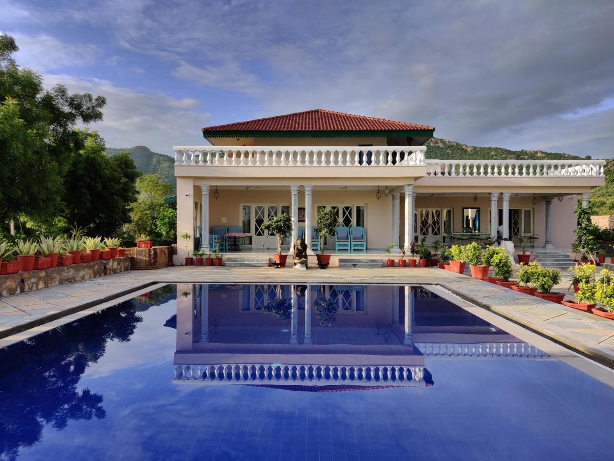 Premkunj Hotel Udaipur Buitenkant foto