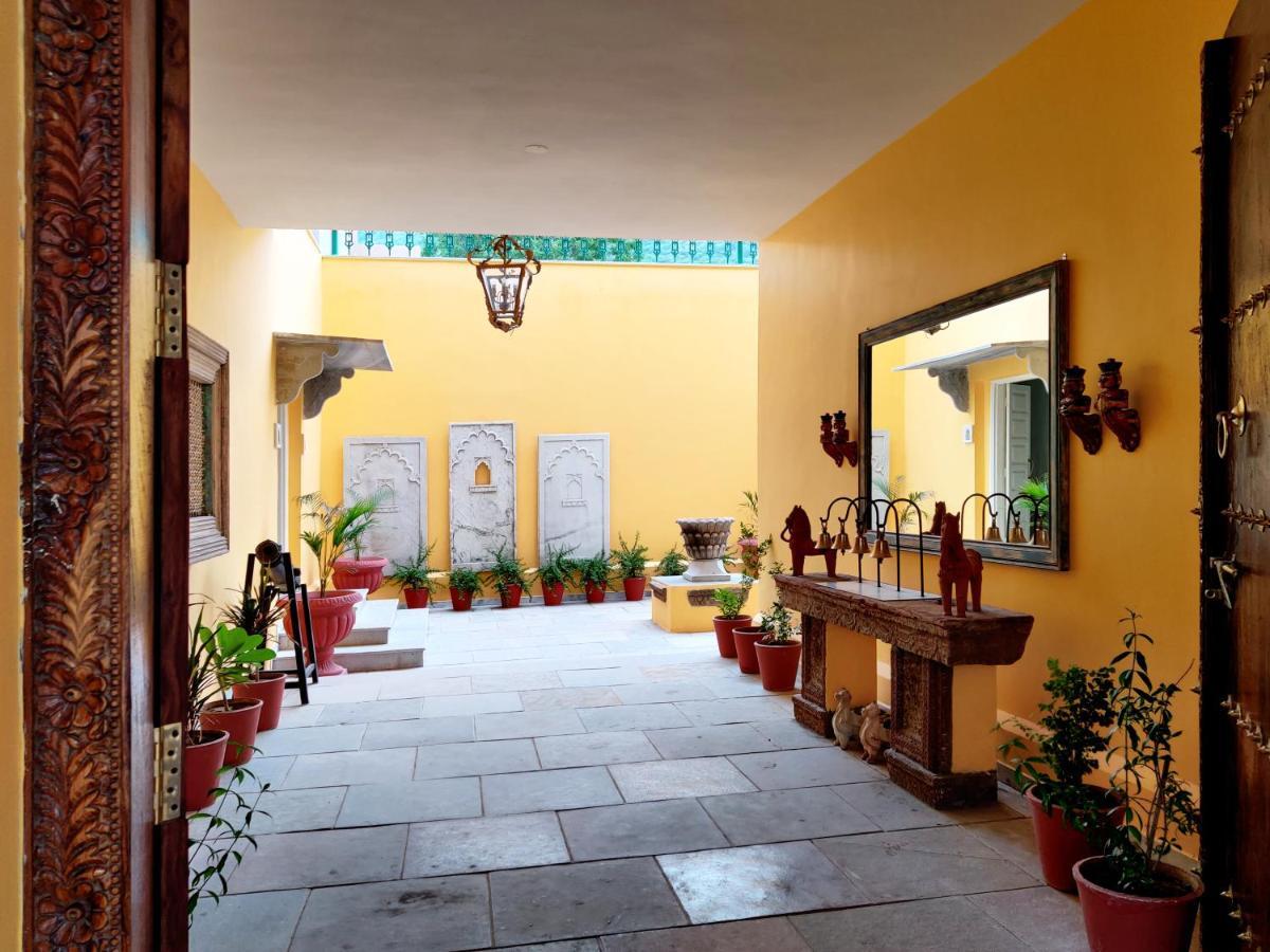 Premkunj Hotel Udaipur Buitenkant foto