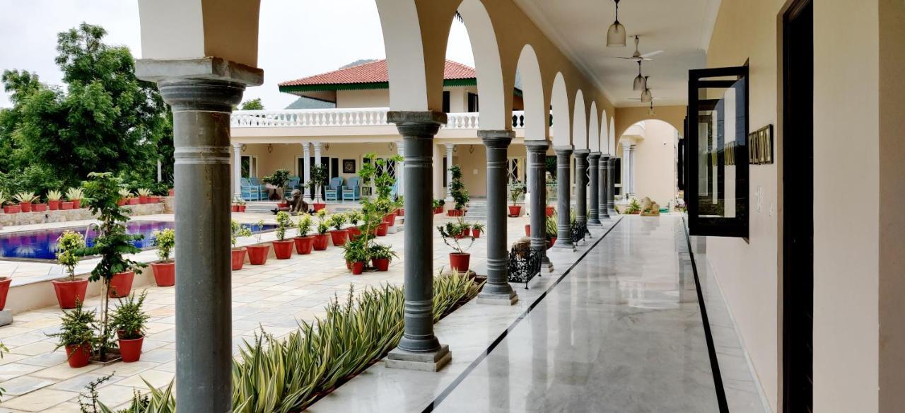 Premkunj Hotel Udaipur Buitenkant foto